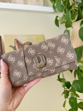 Guess Brown Signature Quilted Wallet with Logo Lock